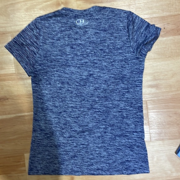 Underarmour dry fit T small - Picture 2 of 2